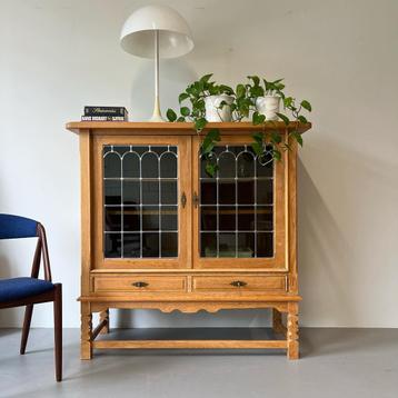 - Vintage buffetkast, vitrinekast •Henning Kjaernulf• - beschikbaar voor biedingen