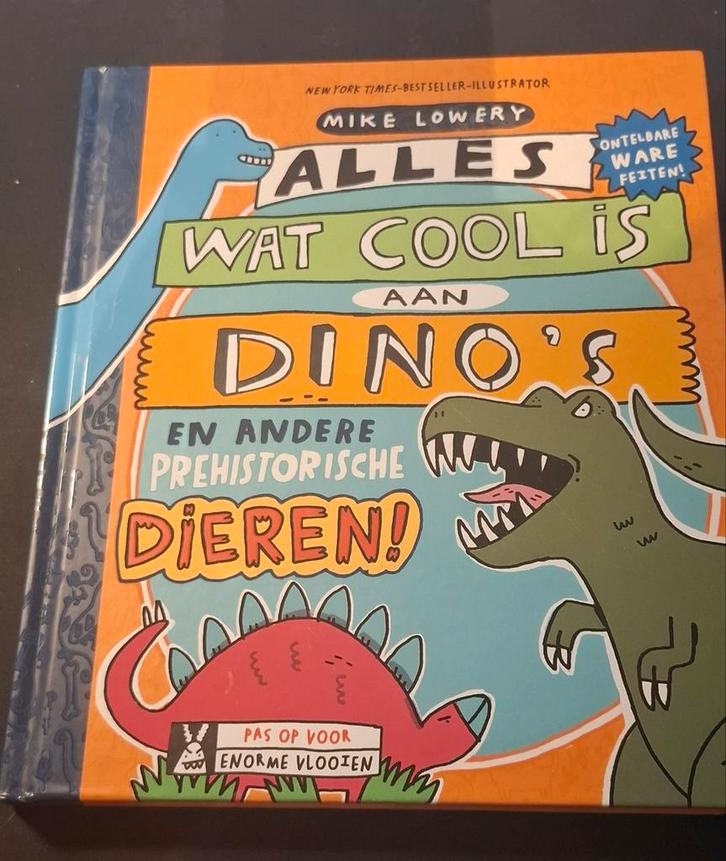 Alles wat cool is aan dino's - Dino boek, Boeken, Humor, Zo goed als nieuw, Ophalen