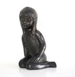 Vintage Keramiek : zittend meisje van Emiel Laskaris, Antiek en Kunst, Ophalen of Verzenden