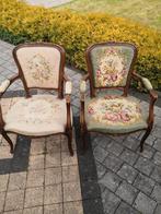 2 mooie Louis XV handgeborduurde stoelen, Antiek en Kunst, Ophalen