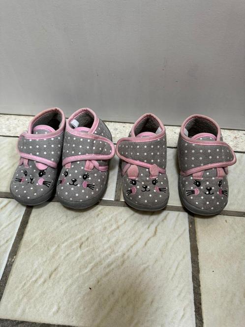 Pantoffels, Kinderen en Baby's, Babykleding | Schoentjes en Sokjes, Zo goed als nieuw, Meisje, Slofjes, Ophalen