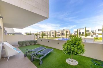Modern gelijkvloers appartement in met garage/ Villamartin beschikbaar voor biedingen