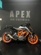 KTM Duke 390 - 2022 - 7500 KM, Motoren, Bedrijf