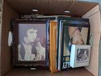 Bananendoos vol met oude memorabilia van Elvis Presley, Ophalen, Gebruikt