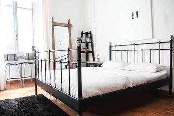 Svelvik Ikea metalen bed 160x200 cm met boxsprings beschikbaar voor biedingen