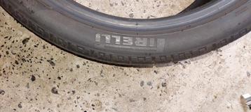 2X Winterbanden PIRELLI zo goed als nieuw. 255/35R19 beschikbaar voor biedingen