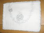 Napperons rectangulaires écrus brodé et festonné., Enlèvement ou Envoi, Neuf, Rectangle