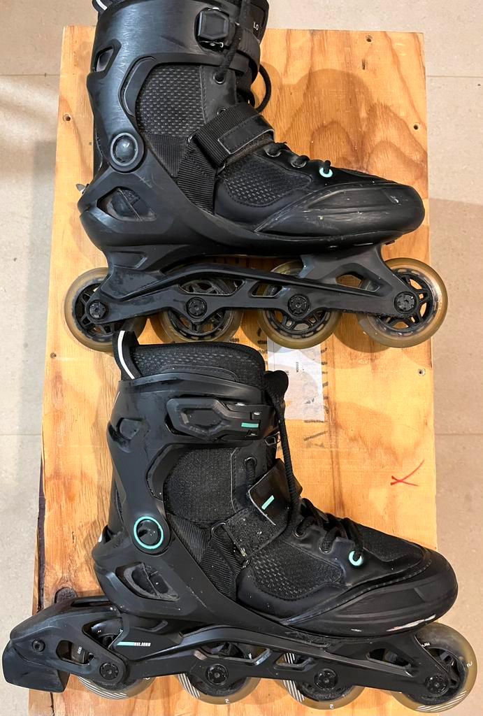 2 T40-rollen + beschermende uitrusting, Sport en Fitness, Skeelers, Gebruikt, Inline skates 4 wielen, Overige merken, Verstelbaar