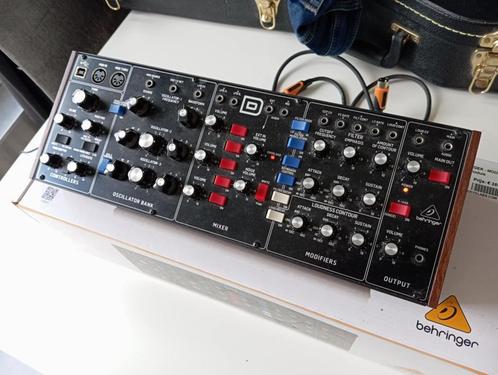 Behringer Model D (DEFECT of niet?), Muziek en Instrumenten, Synthesizers, Gebruikt, Overige merken, Met midi-aansluiting, Ophalen