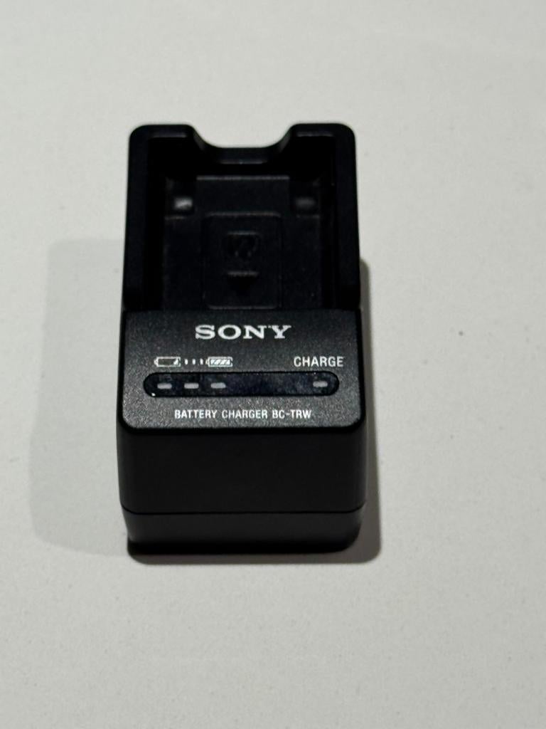 Chargeur Sony Bc-TRW pour appareil photo, TV, Hi-fi & Vidéo, Photo | Accumulateurs & Batteries, Enlèvement ou Envoi