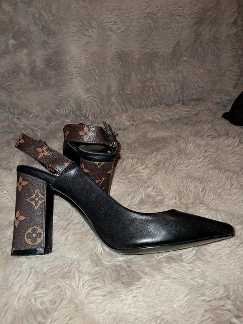Louis vuitton hakken, Kleding | Dames, Schoenen, Zo goed als nieuw, Pumps, Zwart, Ophalen