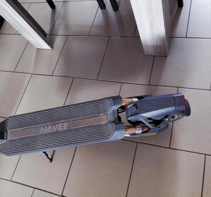 navee gt3 pro, Fietsen en Brommers, Steps, Zo goed als nieuw, Ophalen of Verzenden