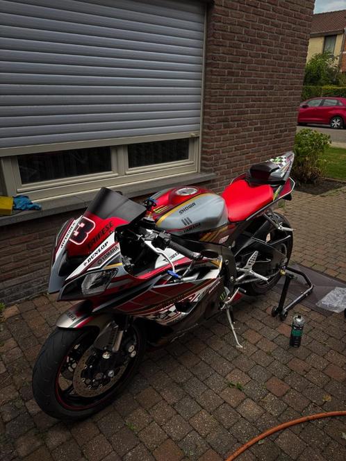 Yamaha r6 2010 // 25kw papieren, Motoren, Motoren | Yamaha, Particulier, Super Sport, 12 t/m 35 kW, 4 cilinders, Minimaal motorrijbewijs A2