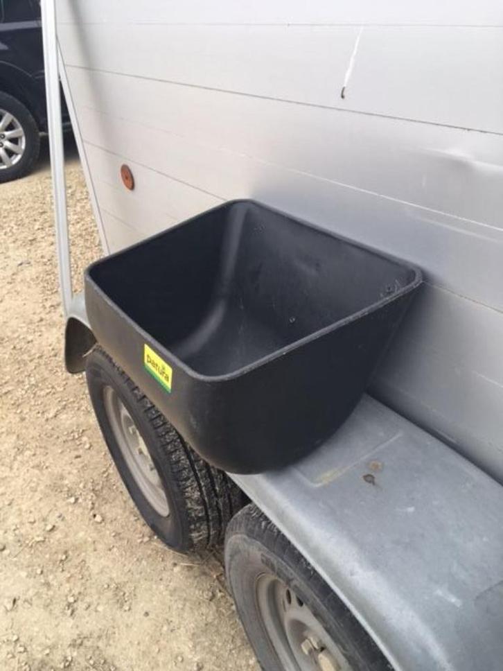 te koop : gebruikt Patura Kunsstof Voerbak 12 liter voor paa, Dieren en Toebehoren, Stalling en Weidegang, Stalling