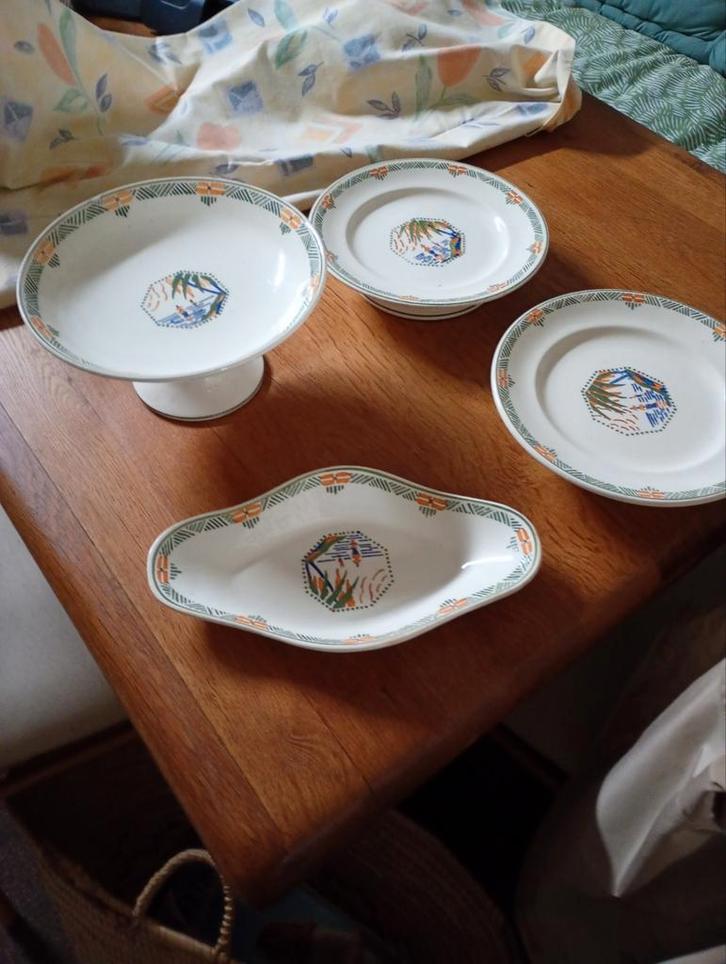 Quatres plats Longwy  1980, Antiek en Kunst, Antiek | Servies compleet, Ophalen of Verzenden