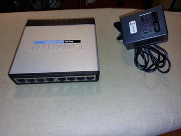netwerk switch 10/100 Linksys 8 poort beschikbaar voor biedingen