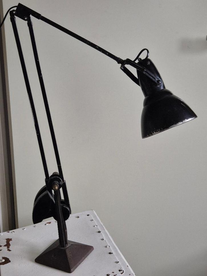 Industriële bureaulamp ERPE met contragewicht, Antiek en Kunst, Antiek | Overige Antiek, Ophalen