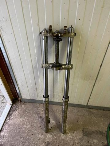 Suzuki pe 250 voorvork met t stuk beschikbaar voor biedingen