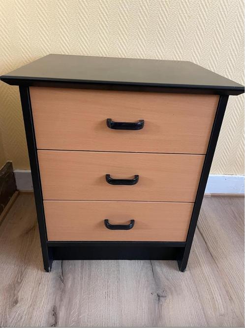Nachtkastje met 3 laden, Huis en Inrichting, Slaapkamer | Nachtkastjes, Gebruikt, Minder dan 55 cm, Minder dan 45 cm, Overige materialen