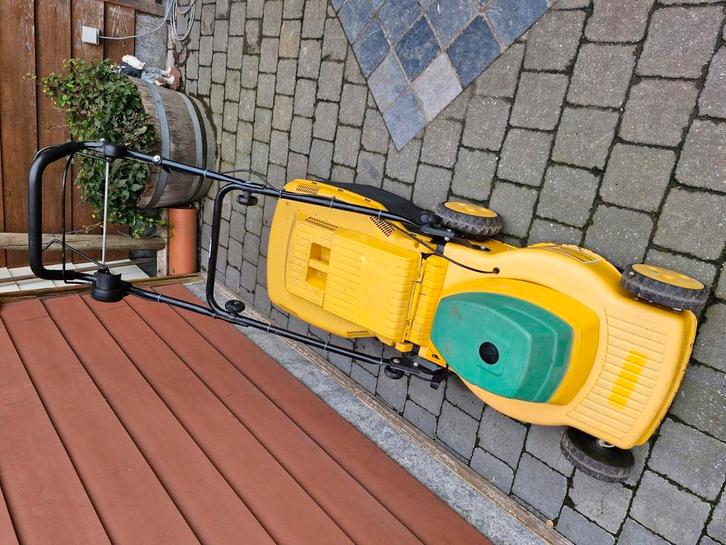 Machine à gazon Stiga très récente, Jardin & Terrasse, Tondeuses à gazon, Comme neuf, Bac de ramassage, Enlèvement