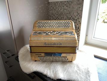 Magnifique accordiola comme neuf, Musique & Instruments, Comme neuf, Accordiola, 120 basses, Accordéon à boutons