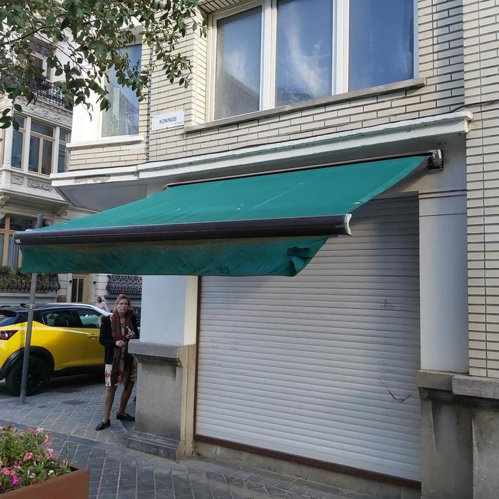 2 zonneschermen 2,80 breed met uitval 2 meter, Tuin en Terras, Zonneschermen, Gebruikt, Knikarmscherm, 150 tot 300 cm, 250 cm tot 450 cm