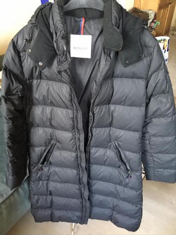 Moncler zwarte jas, Kleding | Dames, Ophalen of Verzenden, Zo goed als nieuw