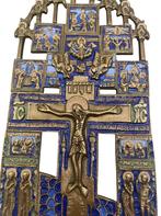 Orthodoxe icoon in messing en email — Kruisiging, Antiek en Kunst, Antiek | Religieuze voorwerpen, Ophalen of Verzenden