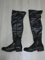 Cuissardes noires en similicuir taille 42, Vêtements | Femmes, Chaussures, Enlèvement ou Envoi, Comme neuf, Bottes hautes, Noir