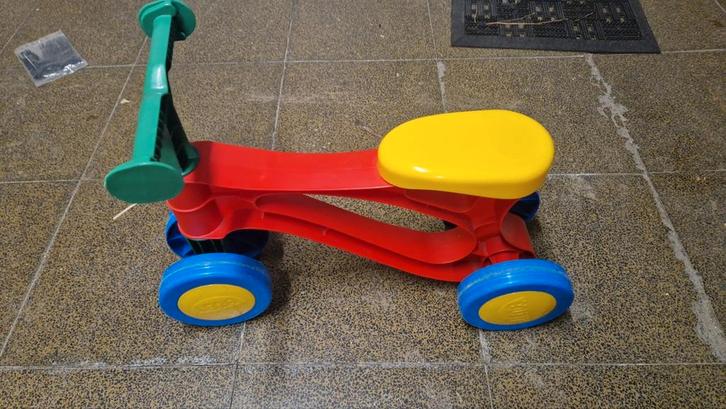 Loopfietsjes en glijbaan, Kinderen en Baby's, Speelgoed | Buiten | Voertuigen en Loopfietsen, Zo goed als nieuw, Ophalen