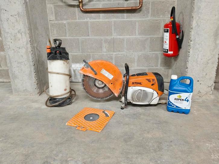 Stihl TS 800 betonmolen + nieuwe schijf + 1 l brandstof, Doe-het-zelf en Bouw, Gereedschap | Slijpmachines, Zo goed als nieuw