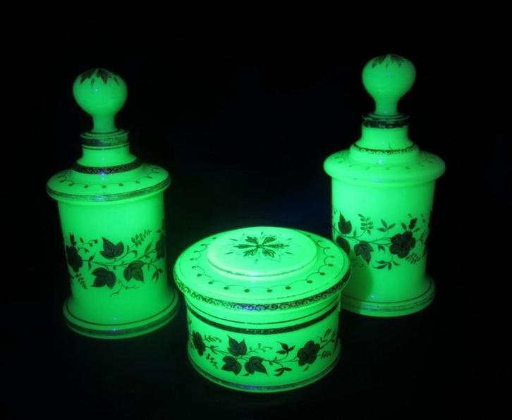 Antieke uranium vaseline opaline glazen set, 19e E, Antiek en Kunst, Antiek | Glaswerk en Kristal, Verzenden