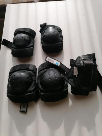 Knie en polsbeschermers  beschikbaar voor biedingen