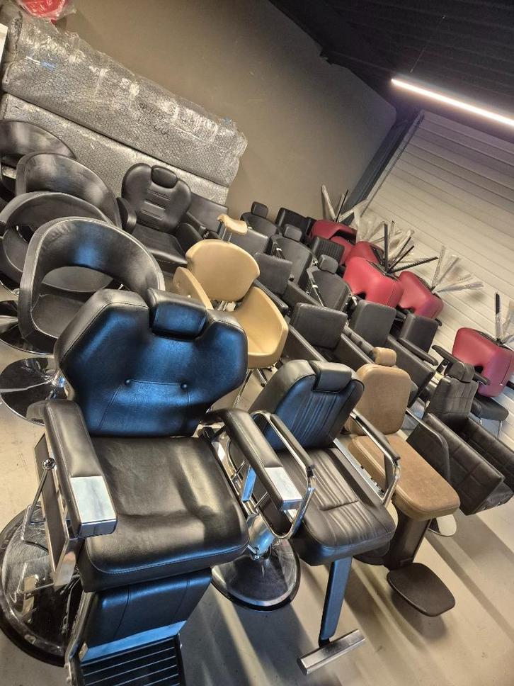 Kappersstoelen knipstoelen leegverkoop vanaf €95! Uitverkoop, Huis en Inrichting, Woonaccessoires | Overige, Zo goed als nieuw