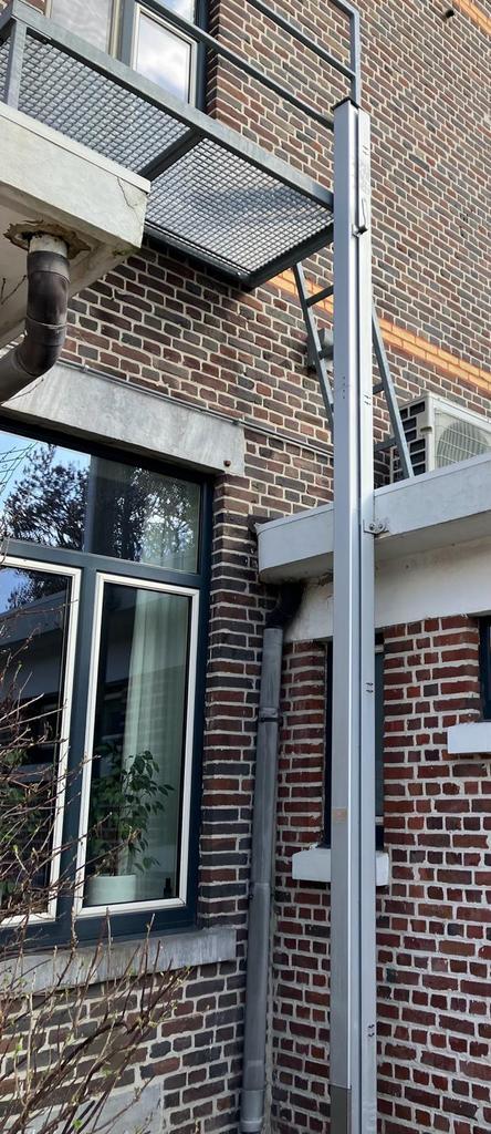 Brandtrap in aluminium Jomy, Doe-het-zelf en Bouw, Ladders en Trappen, Zo goed als nieuw, Trap, Ophalen of Verzenden