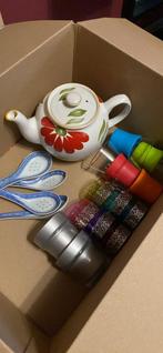 Theeset, lepels, theeglazen, kaarshouders, Ophalen, Zo goed als nieuw