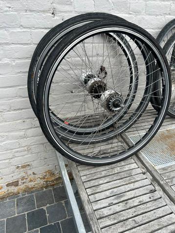 Norta achter wielen en voorwiel beschikbaar voor biedingen