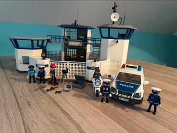 Playmobil politiekazerne & politievoertuig