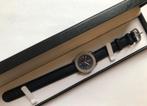 NIEUW - Leuk horloge met donkerblauw lederen bandje, Handtassen en Accessoires, Horloges | Kinderen, Nieuw, Ophalen