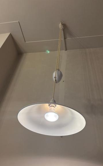 Deux Lampes  à suspension avce hauteur réglable en métal beschikbaar voor biedingen