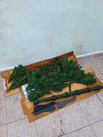 A vendre sapin artificiel Hauteur 1,80m.avec pieds de suppor, Tuin en Terras, Gras en Kunstgras, Ophalen