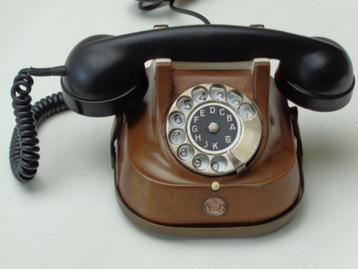 Oude Telefoon in Koper met Draaischijf uit 1956  beschikbaar voor biedingen
