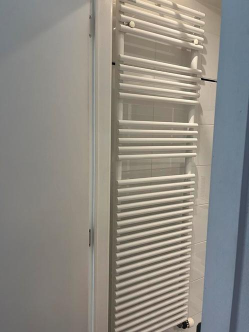 Radiateur porte serviette | A donner, Doe-het-zelf en Bouw, Verwarming en Radiatoren, Zo goed als nieuw, Radiator, Ophalen