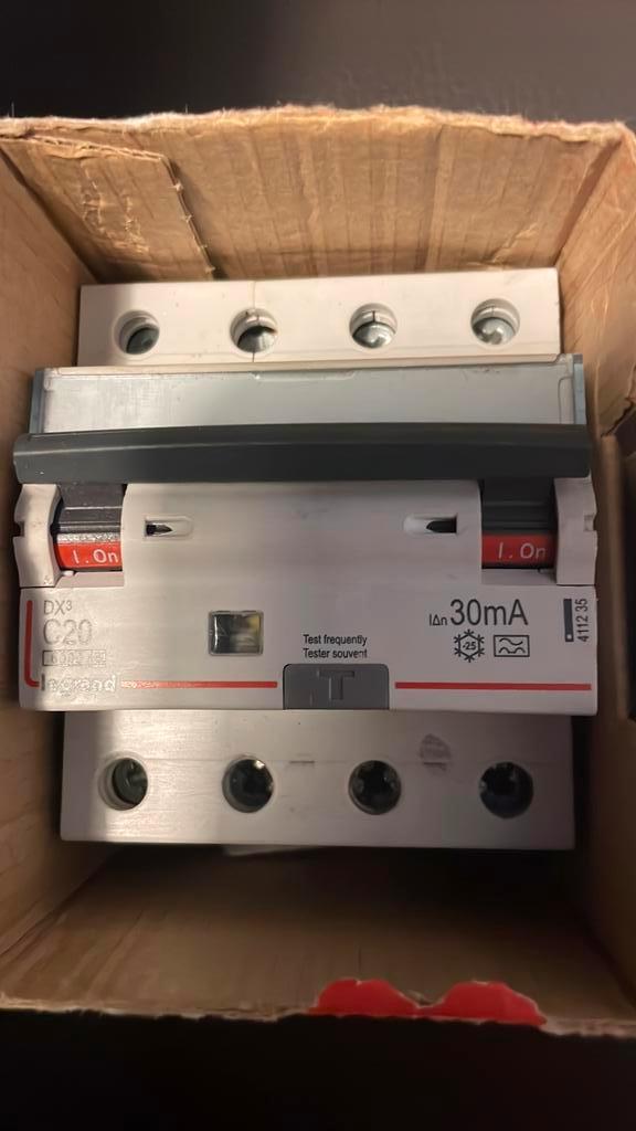 2 Speciale diff automaten van Legrand, Hobby & Loisirs créatifs, Composants électroniques, Neuf, Enlèvement ou Envoi