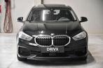 BMW 1 Serie 118 Panoramisch open Dak l Navi l Apple Carplay, Auto's, BMW, Voorwielaandrijving, Gebruikt, Zwart, Bedrijf