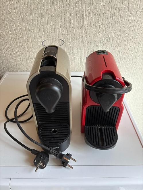 2 defecte Nespresso Krups machines voor parts of herstelling, Elektronische apparatuur, Koffiezetapparaten, Niet werkend, Koffiepads en cups