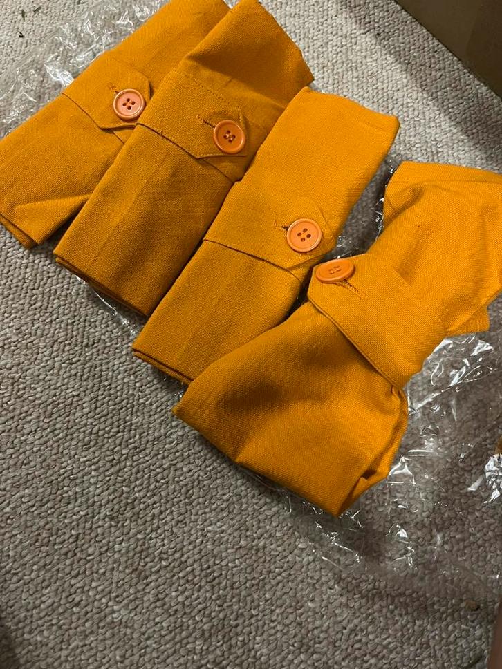 4 stoffen Servetten nieuw en 3 bijhorende placemats, Huis en Inrichting, Keuken | Textiel, Nieuw, Placemat, Oranje, Ophalen of Verzenden