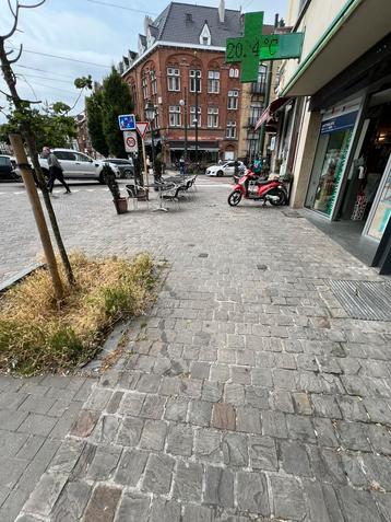 Vind verschillende straatstenen in Brussel beschikbaar voor biedingen