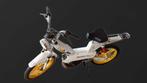 Peugeot 103 witte clip, Motoren