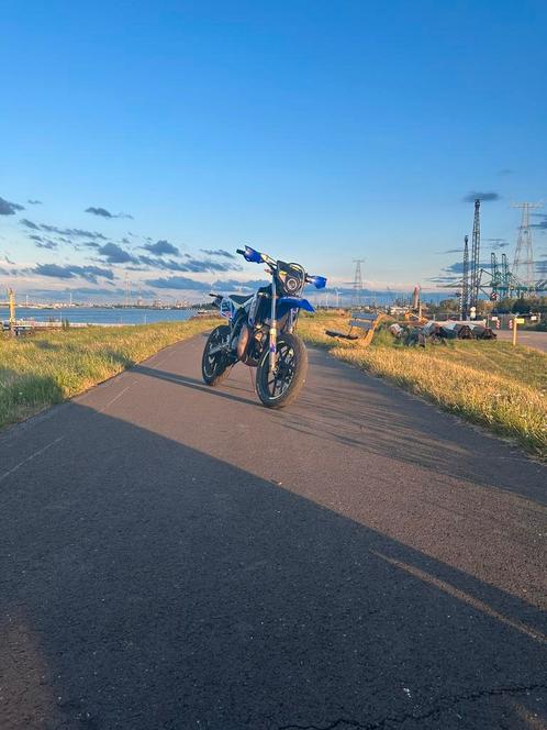 Sherco 2022 SM-R 50cc, Fietsen en Brommers, Brommers | Crossbrommers, Zo goed als nieuw, Ophalen
